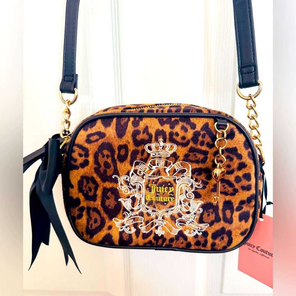 Juicy For All Crossbody Bag and Viral Romance Coin Zip Around Wallet NWT - Picture 3 of 10